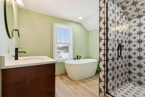 1563 Arcade St, Saint Paul, MN 55106