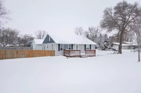 516 Chapin Dr, Harwood, ND 58042