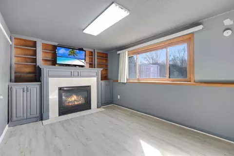 Living - 6 Clover Ct, Saint Cloud, MN 56301 photo 7 of 7