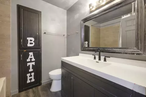Bath - 6 Clover Ct, Saint Cloud, MN 56301 photo 2 of 5
