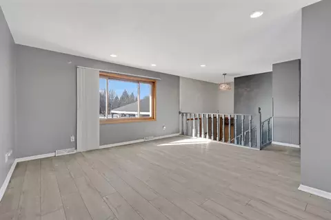 Living - 6 Clover Ct, Saint Cloud, MN 56301 photo 2 of 7