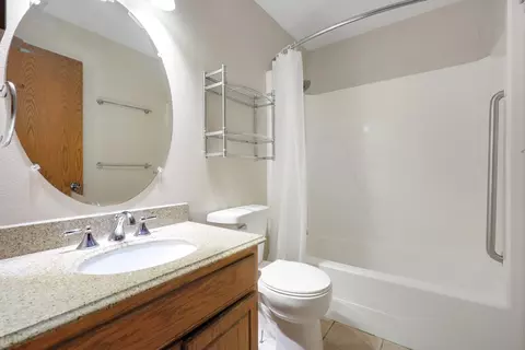 Bath - 6 Clover Ct, Saint Cloud, MN 56301 photo 1 of 5