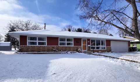 306 S Columbia Ave, Morris, MN 56267
