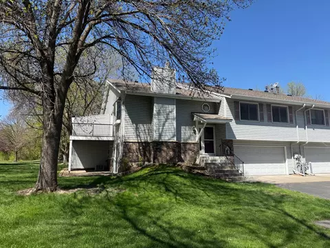 615 Evergreen Dr, Burnsville, MN 55337