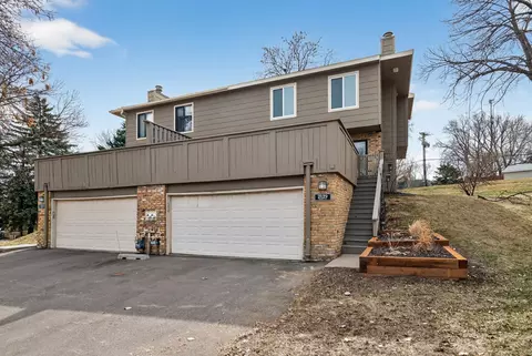 2129 Tamarin Trl, Golden Valley, MN 55427