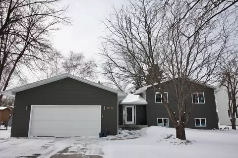 915 Hemlock Ct, Breckenridge, MN 56520