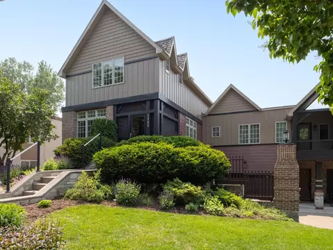 1385 Eustis St, Saint Paul, MN 55108