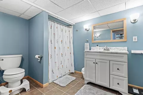 Bath - 409 S 2nd St, Marshall, MN 56258 photo 3 of 4