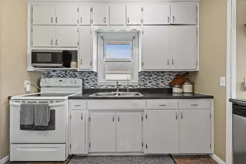 Kitchen - 409 S 2nd St, Marshall, MN 56258 photo 5 of 5