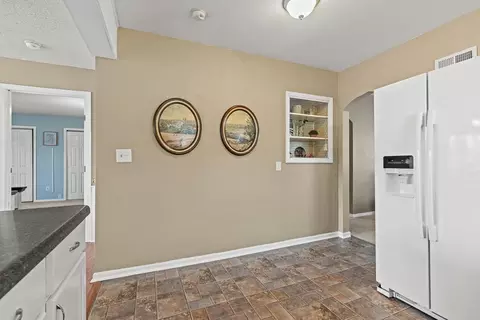 Entry Way - 409 S 2nd St, Marshall, MN 56258 photo 1 of 3