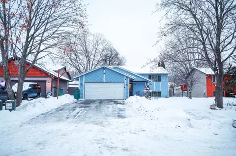 3222 Greenbrier St, Vadnais Heights, MN 55127