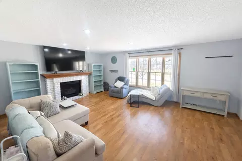 Living - 3 Walnut Cir, Saint Cloud, MN 56304 photo 2 of 3