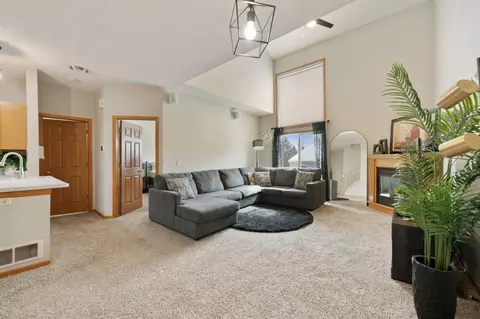 8622 Savanna Oaks Bay #K, Woodbury, MN 55125