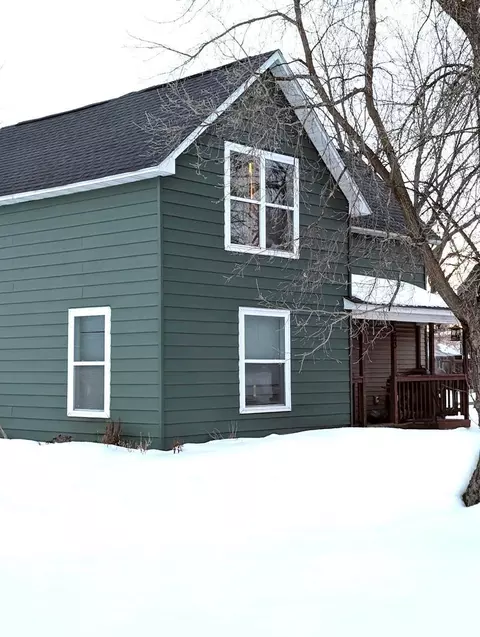 523 2nd St SW, Bagley, MN 56621