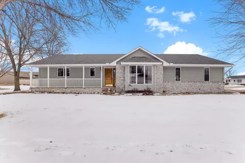 1005 9th St SE, Waseca, MN 56093