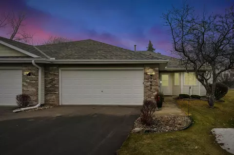 3660 Gershwin Cir N, Oakdale, MN 55128