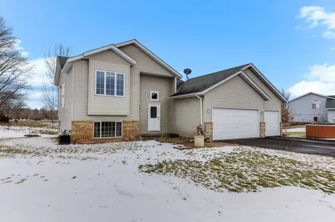25825 106th St NW, Zimmerman, MN 55398