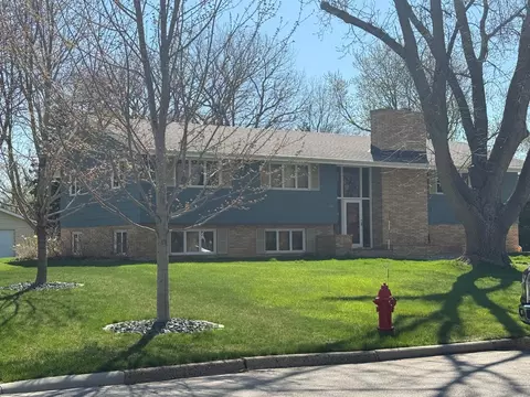 1300 Westwood Dr, Marshall, MN 56258