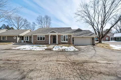 1024 Fox Run Rd, Waconia, MN 55387