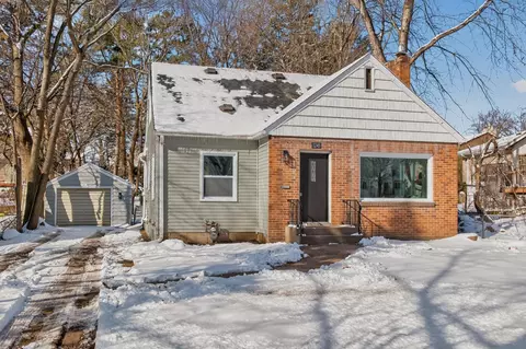 1245 Dale St N, Saint Paul, MN 55117