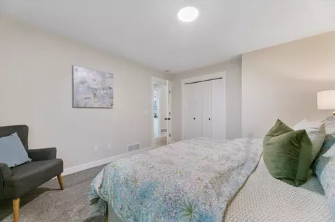 Bedroom - 4835 Drake St, Maple Plain, MN 55359 photo 6 of 8