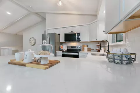 Kitchen - 4835 Drake St, Maple Plain, MN 55359 photo 3 of 4