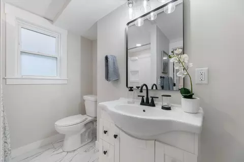 Bath - 4835 Drake St, Maple Plain, MN 55359 photo 4 of 5