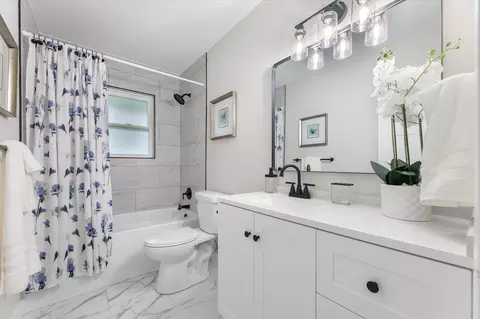 Bath - 4835 Drake St, Maple Plain, MN 55359 photo 1 of 5