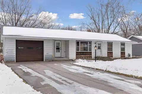 6216 Ridge Dr, Woodbury, MN 55125