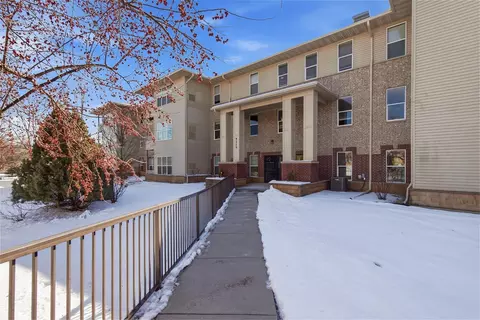 9225 Medicine Lake Rd #309B, Golden Valley, MN 55427