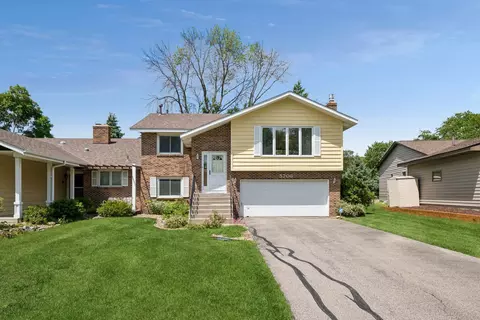 5706 W 98 12 St, Bloomington, MN 55437
