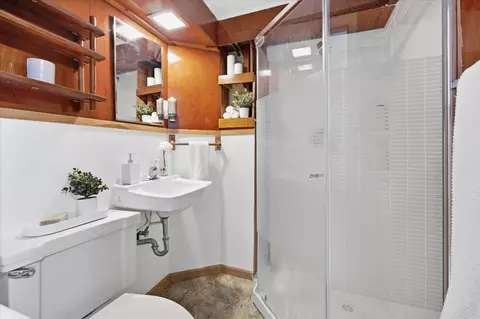 Bath - 400 Mill St, Excelsior, MN 55331 photo 2 of 2