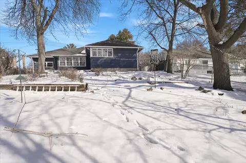 Exterior - 400 Mill St, Excelsior, MN 55331 photo 9 of 13