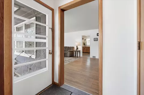 Entry Way - 400 Mill St, Excelsior, MN 55331 photo 1 of 1