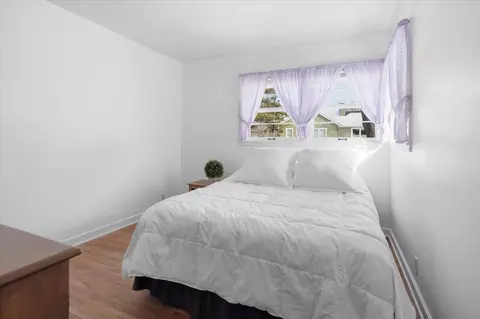 Bedroom - 400 Mill St, Excelsior, MN 55331 photo 2 of 3