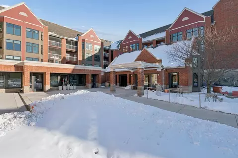 500 County Road B W #134, Roseville, MN 55113