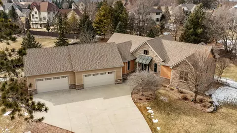 1315 Wicklow Ln SW, Rochester, MN 55902