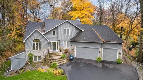 14011 Minnehaha Pl, Wayzata, MN 55391