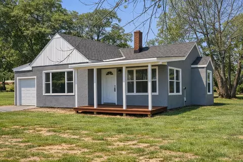 118 4th St SW, Staples, MN 56479