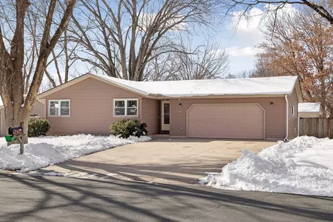 1186 Quincy St, Shakopee, MN 55379