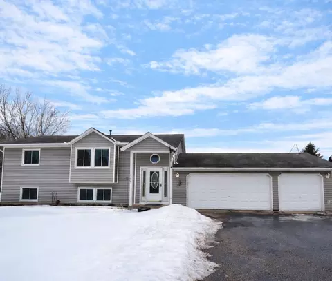 4215 E Rum River Cir S, Cambridge, MN 55008