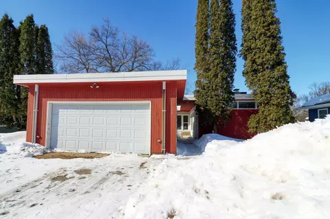 1707 6th St S, Moorhead, MN 56560