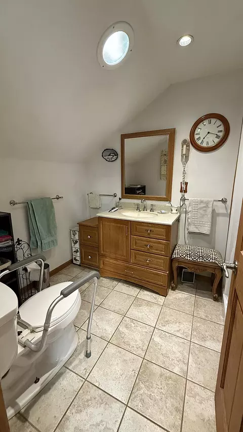Bath - 135 N Petrick St, Appleton, MN 56208 photo 5 of 5
