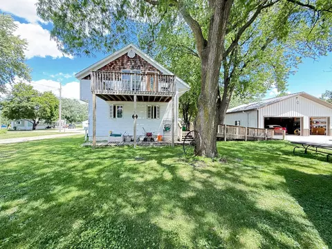 Exterior - 135 N Petrick St, Appleton, MN 56208 photo 4 of 12