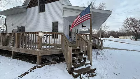 Exterior - 135 N Petrick St, Appleton, MN 56208 photo 3 of 6