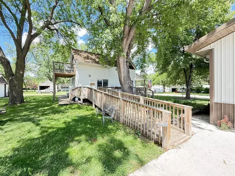 Exterior - 135 N Petrick St, Appleton, MN 56208 photo 5 of 12