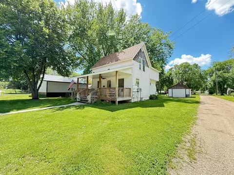 Exterior - 135 N Petrick St, Appleton, MN 56208 photo 7 of 12