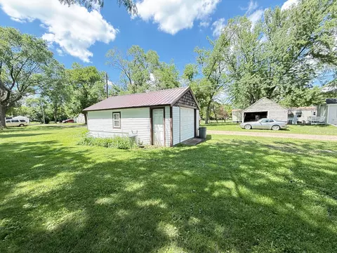 Exterior - 135 N Petrick St, Appleton, MN 56208 photo 12 of 12