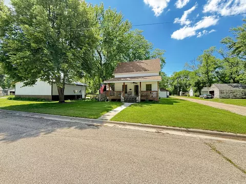 Exterior - 135 N Petrick St, Appleton, MN 56208 photo 1 of 12