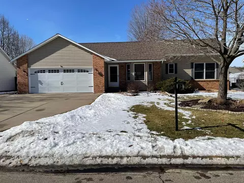 1458 Erickson Dr, Hastings, MN 55033
